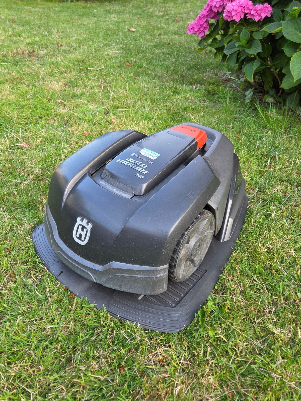 Robotmaaier Husqvarna 305 auto mower grasmaaier, Ophalen, Gebruikt, Minder dan 20 cm, HUSQVARNA