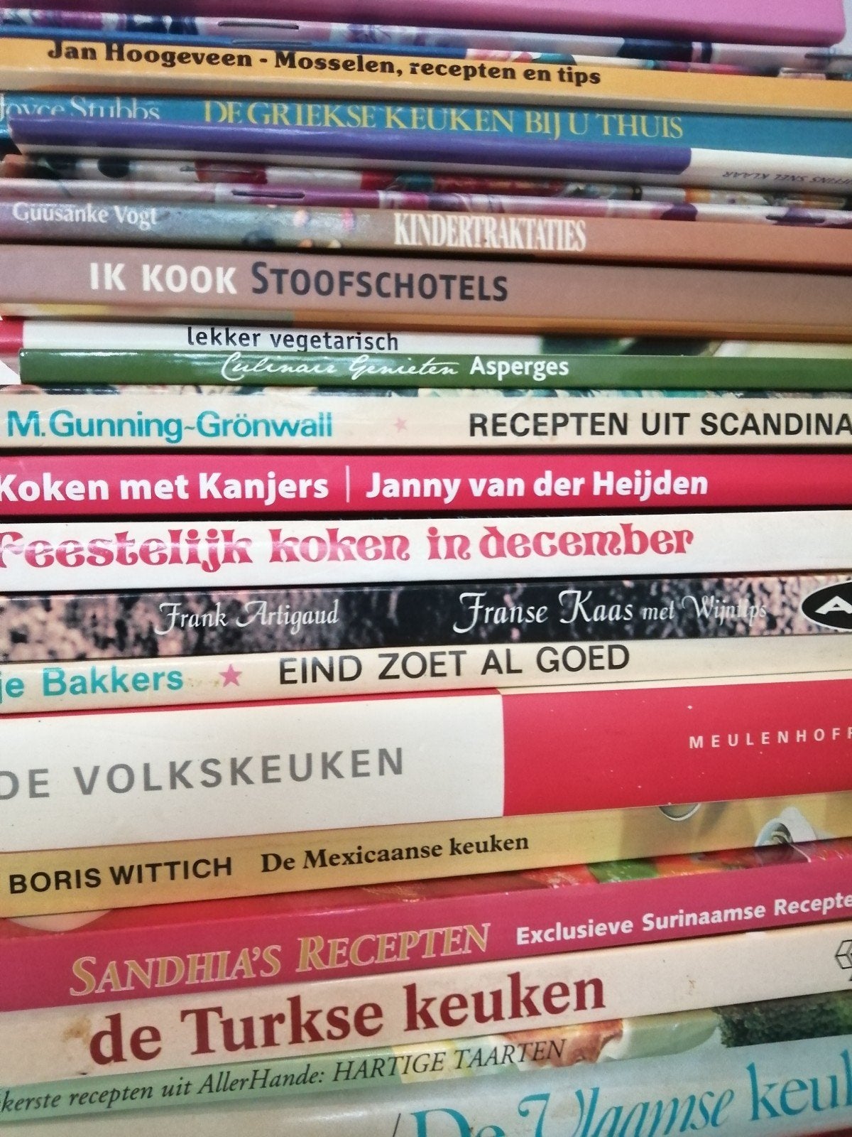Leuke verzameling kookboeken/ boekjes 29 stuks 1 KOOPJE.
Van, Ophalen of Verzenden, Gelezen, Eten en Koken