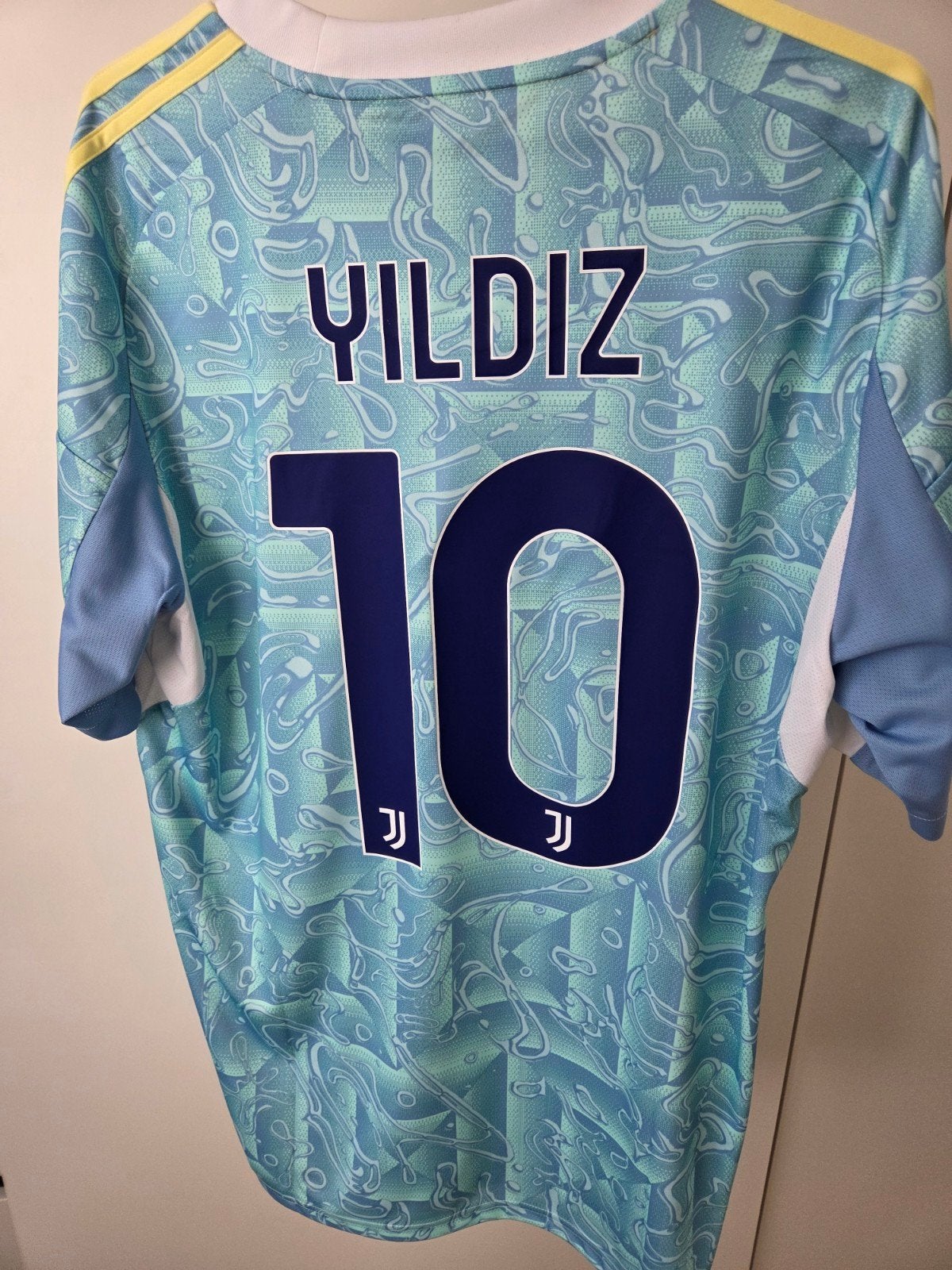 Kenan Yildiz - Juventus shirt - maat Large, Ophalen of Verzenden, Nieuw, Buitenlandse clubs, Shirt