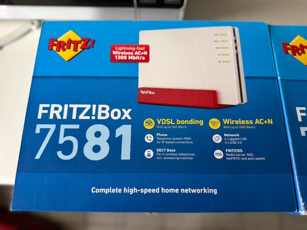 Fritzbox 7581, Ophalen of Verzenden, Zo goed als nieuw, Router, Fritz!Box