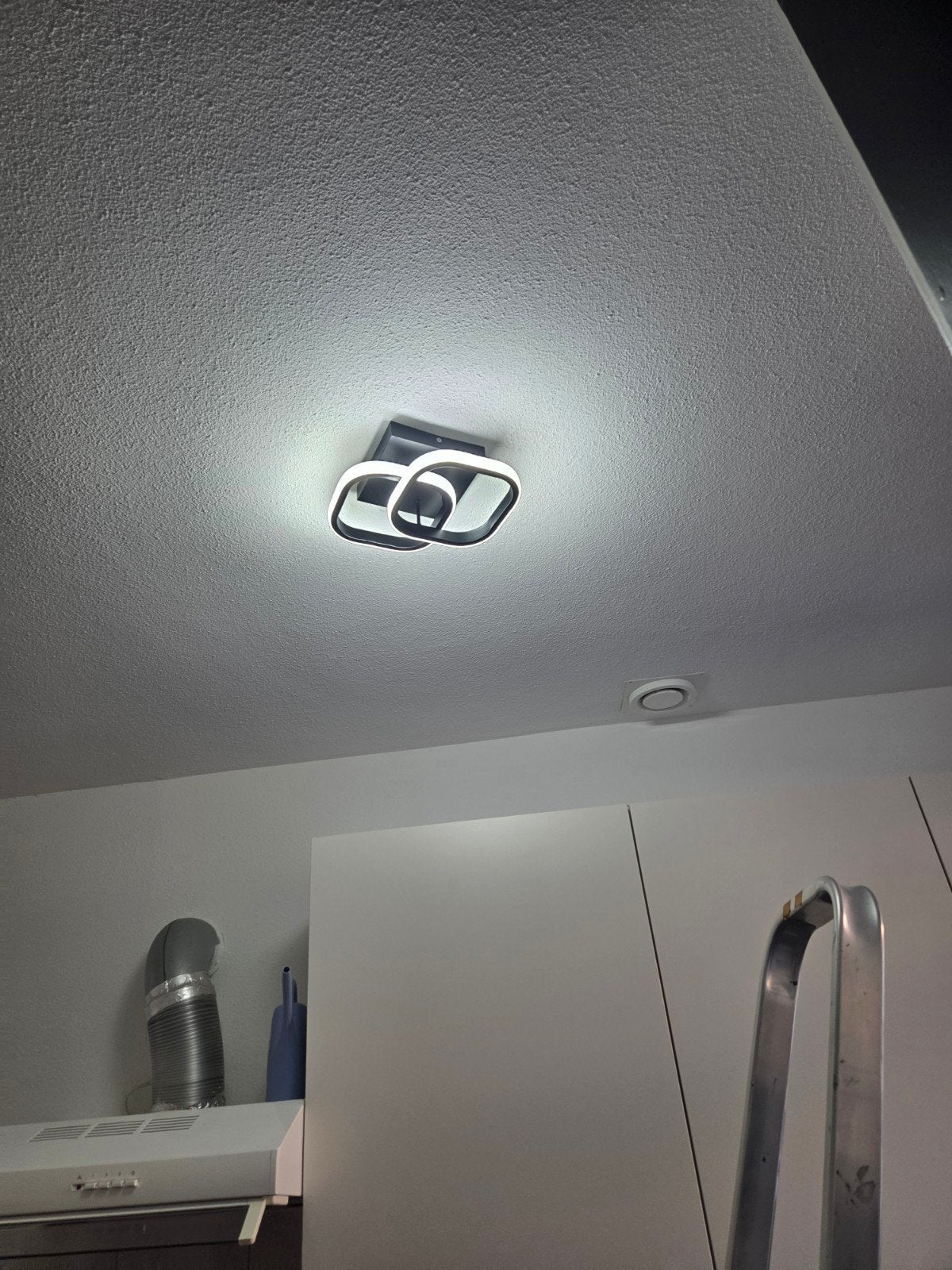 Moderne LED Plafondlamp - Zwart, Stijlvol Design, Huis en Inrichting, Modern, Zwart, LED, Overige fittingen