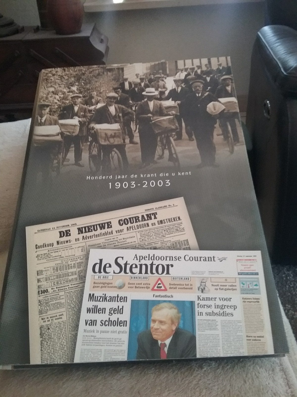 APELDOORN HERINNERINGSBOEK APELDOORNSE COURANT/STENTOR, Ophalen