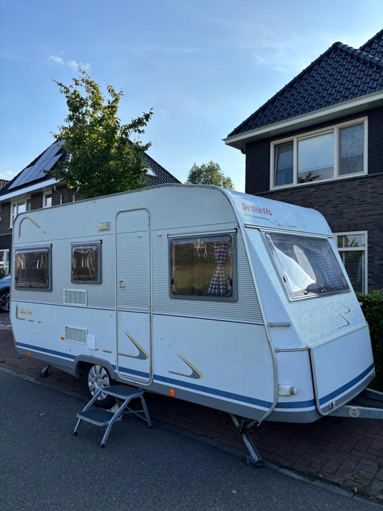 Dethleffs New Line 430T | Caravan | Voortent | Maxxfan, Caravans en Kamperen, Omvormbare zithoek, Treinzit, 750 - 1000 kg, Particulier