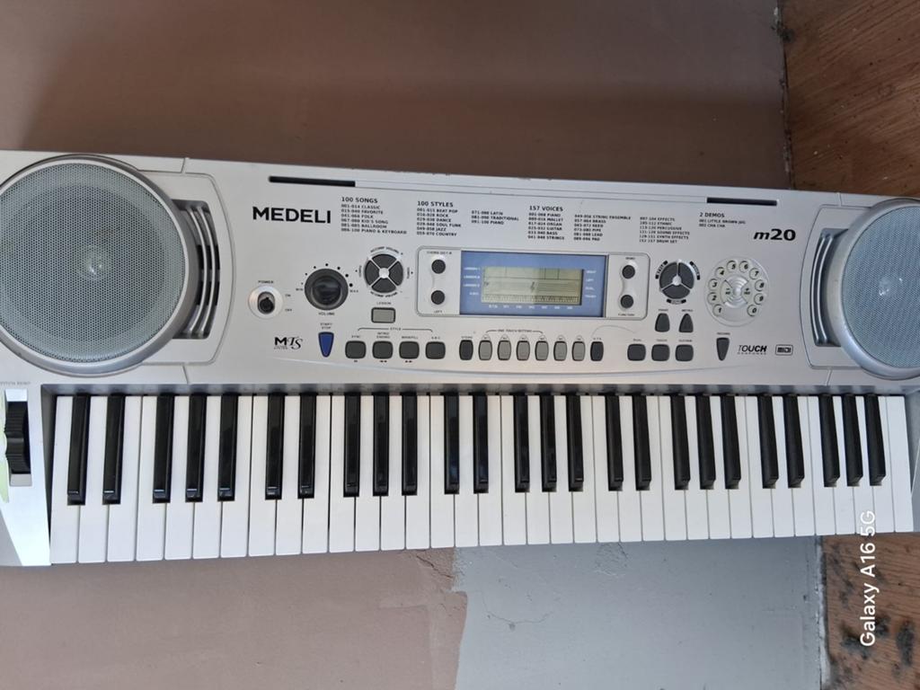 Medeli M20 Keyboard - teab!!!, 61 toetsen, Ophalen of Verzenden, Zo goed als nieuw, Midi-aansluiting