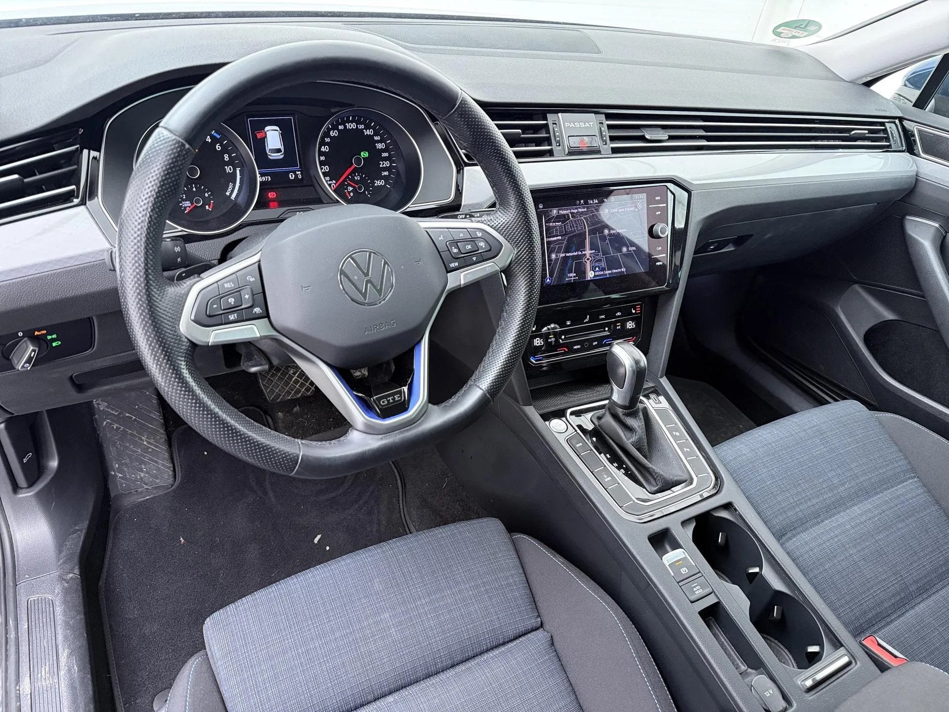 Volkswagen Passat Variant 1.4 TSI PHEV GTE (bj 2021), Gebruikt, Automatische klimaatregeling, Blauw, 218 pk