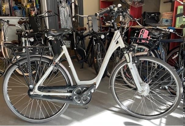 28 inch 54cm Multi cycle E-bike 8 naaf versnelling zonder ac, Kinderen en Baby's, Ophalen of Verzenden, Zo goed als nieuw