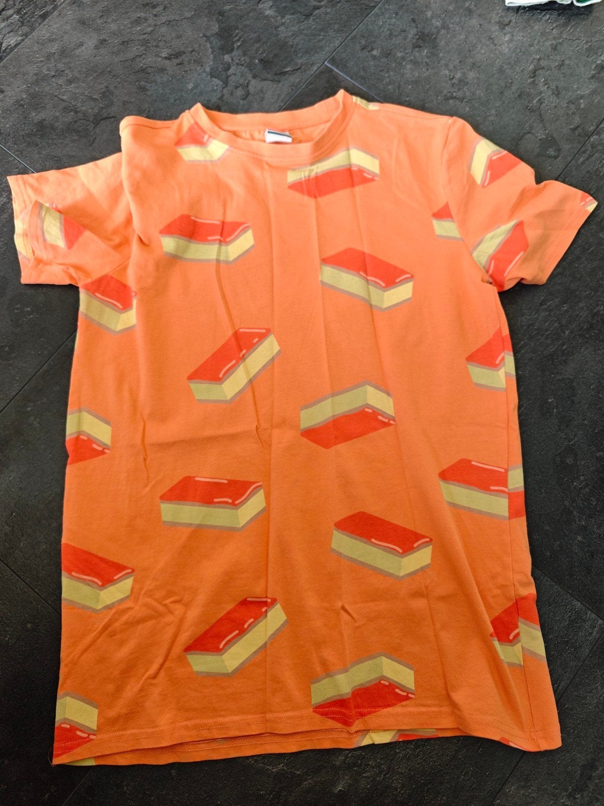 Hema Oranje Tompouce T-shirt - Maat 158/164, Gebruikt, Jongen of Meisje, Ophalen of Verzenden, Shirt of Longsleeve