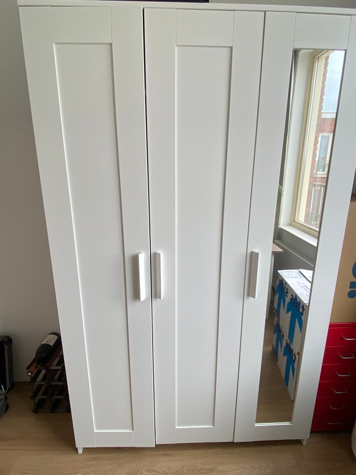 Ikea Brimnes drie deurs wit (9 maanden oud!), Huis en Inrichting, Kasten | Kledingkasten, Ophalen, Zo goed als nieuw, 25 tot 50 cm