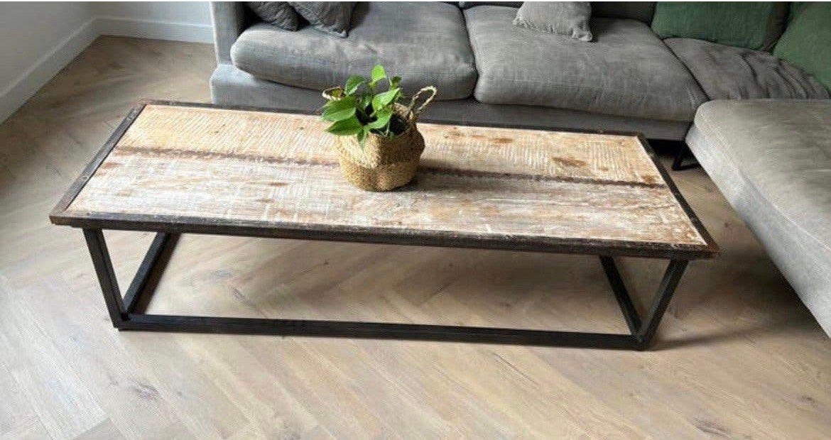 Salontafel oud hout met ijzeren onderstel industrieel, Ophalen, Zo goed als nieuw, Rechthoekig, 50 tot 100 cm