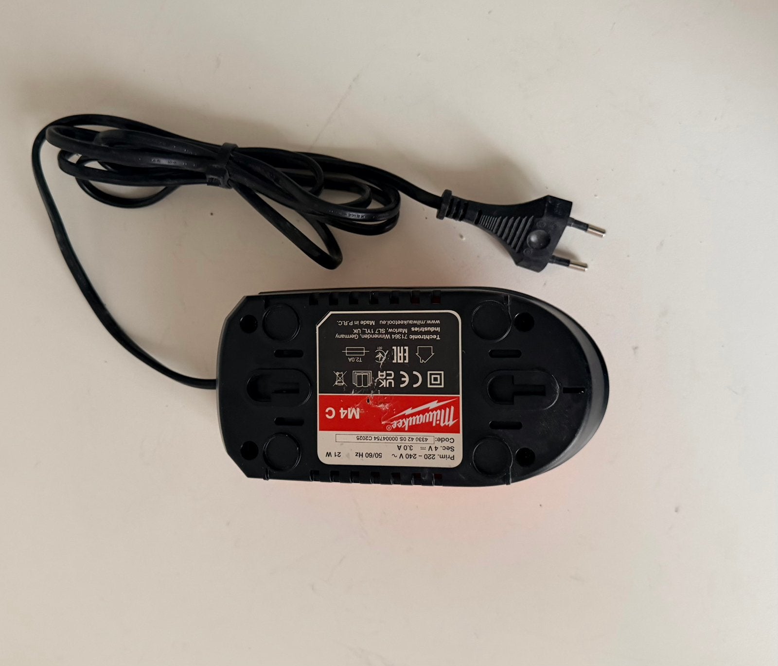 Milwaukee M4 C 4V Li-Ion acculader, Ophalen of Verzenden, Zo goed als nieuw