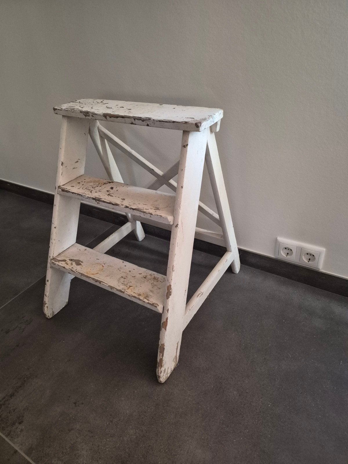 brocant wit trapje, Ophalen
