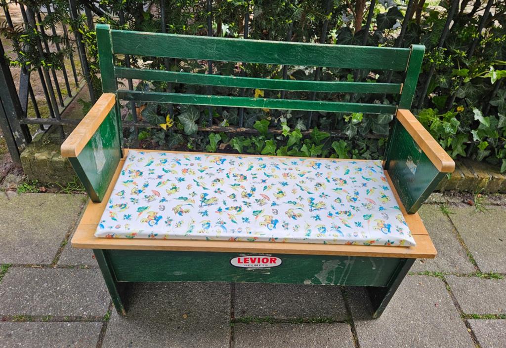 Vintage retro kinderbankje in originele staat, Ophalen of Verzenden, Gebruikt, Stoel(en)