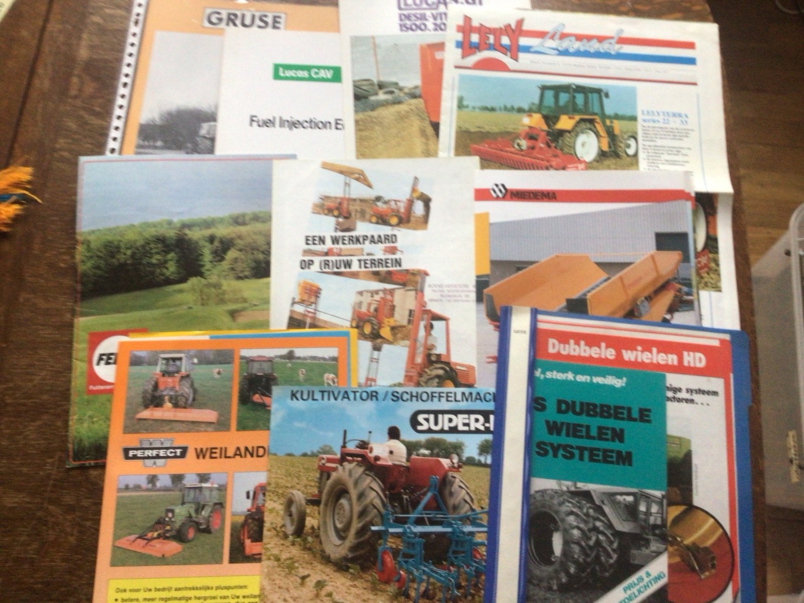 Div. Folders, brochures van landbouwmachines, -werktuigen ed, Ophalen of Verzenden