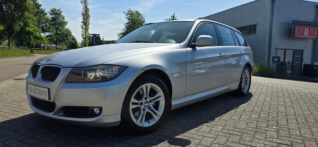BMW 3-serie Touring 318i Luxury Line 2.0 MET NIEUWE A.P.K, Euro 5, Achterwielaandrijving, Parkeersensor, Handgeschakeld
