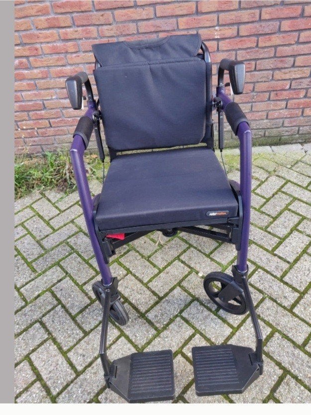 rollator en rostoel in 1, Diversen, Ophalen of Verzenden, Nieuw, Duwrolstoel