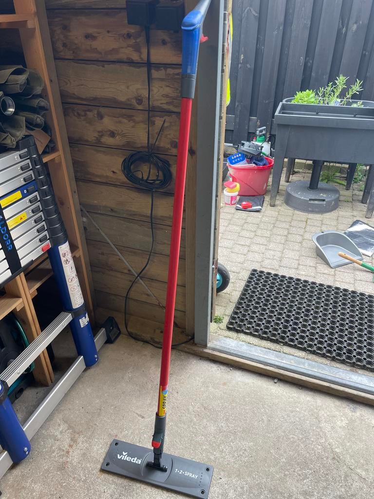Vileda 1-2 Spray dweil met sproeifunctie, Huis en Inrichting, Schoonmaakartikelen, Ophalen, Mop of Dweil