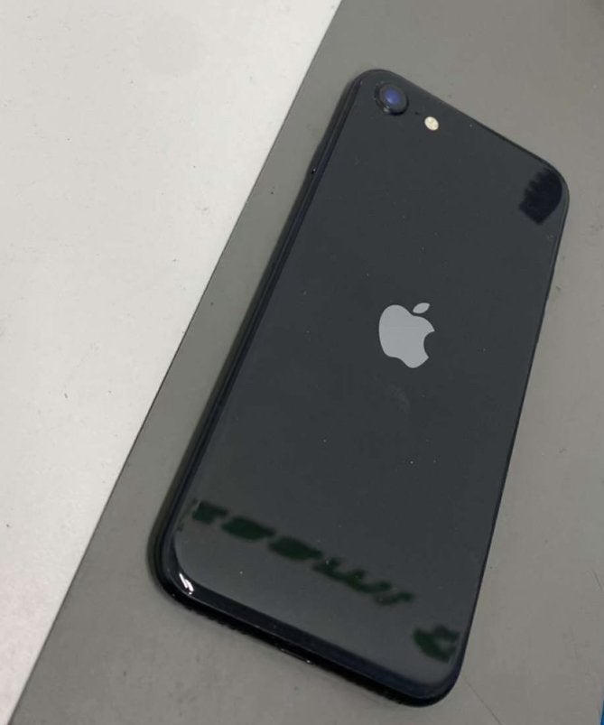 iPhone SE 2022 in nette staat, Telecommunicatie, Mobiele telefoons | Apple iPhone, Zwart, Ophalen of Verzenden, Zo goed als nieuw