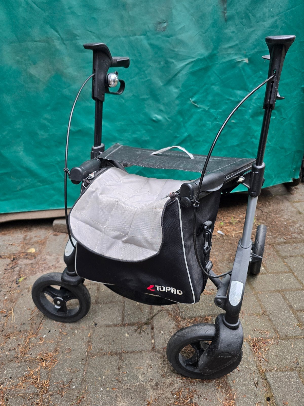 Rollator,  lichtgewicht, handig inklapbaar, Diversen, Verpleegmiddelen, Ophalen of Verzenden, Zo goed als nieuw