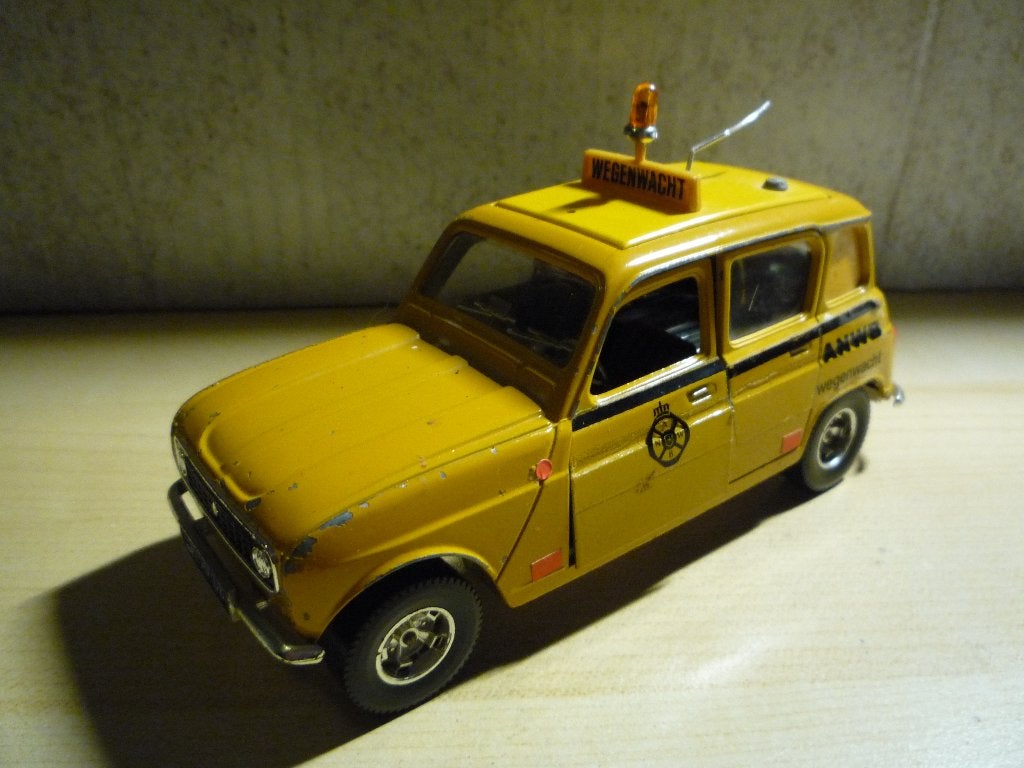 Renault 4 L ANWB Wegenwacht Burago schaal 1:24, Ophalen of Verzenden, Gebruikt, Auto, Bburago