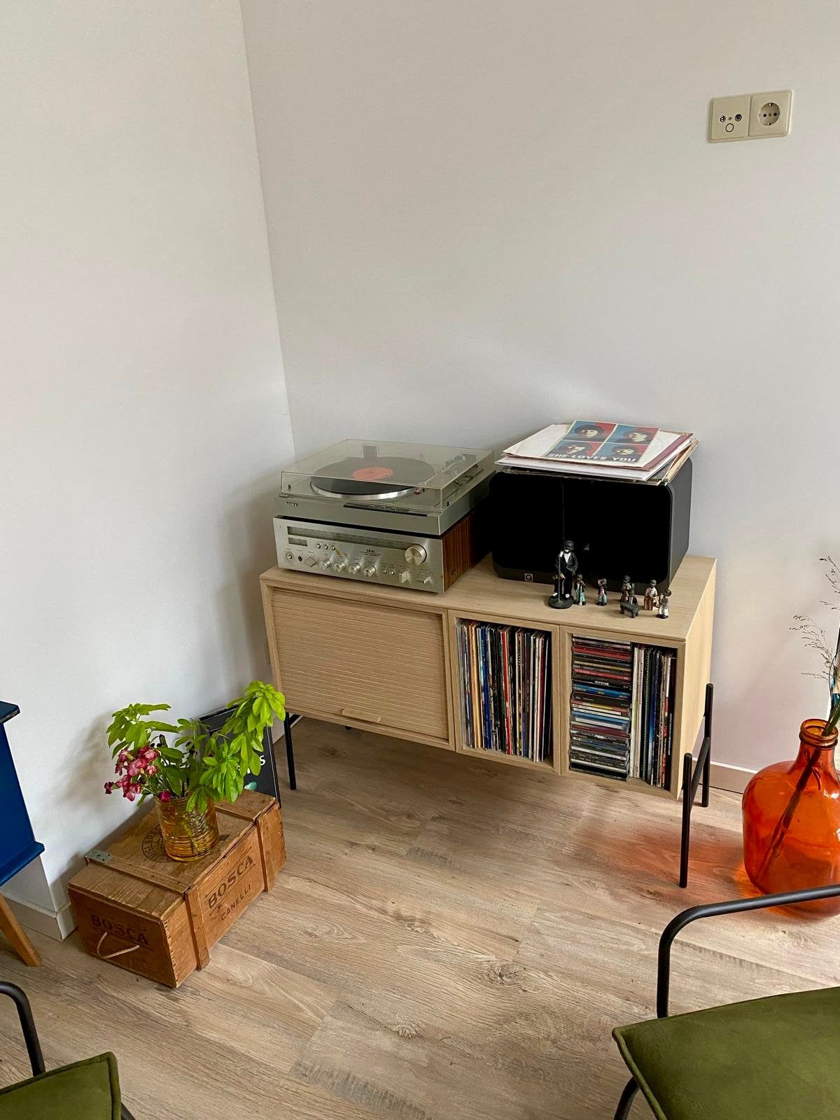 Design Hifi meubel. Northern Tambour Cabinet Eiken, Ophalen of Verzenden, Zo goed als nieuw