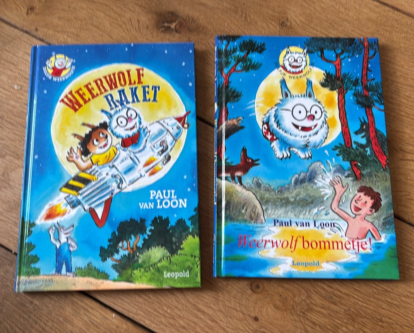 Dolfje weerwolfje: weerwolfrakket & weerwolfbommetje, Ophalen of Verzenden, Zo goed als nieuw