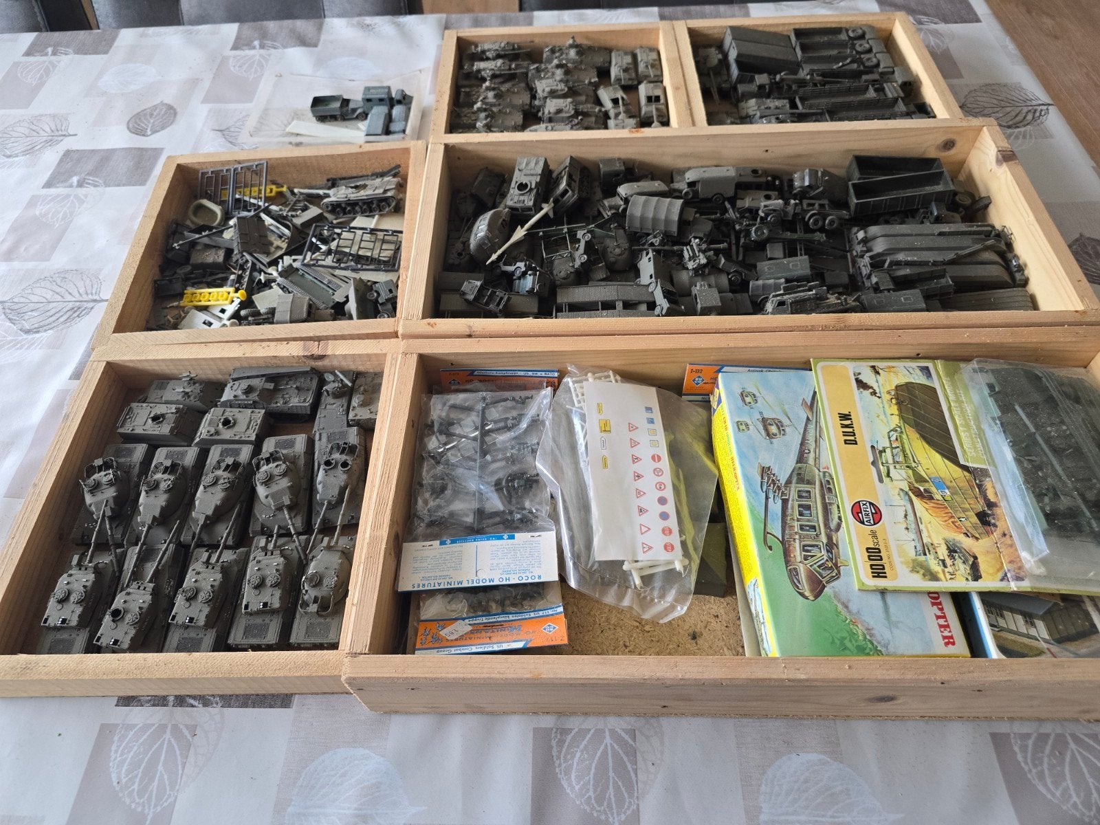 Model legerautos van kunststof ,HO maat, Ophalen, Auto, Overige merken