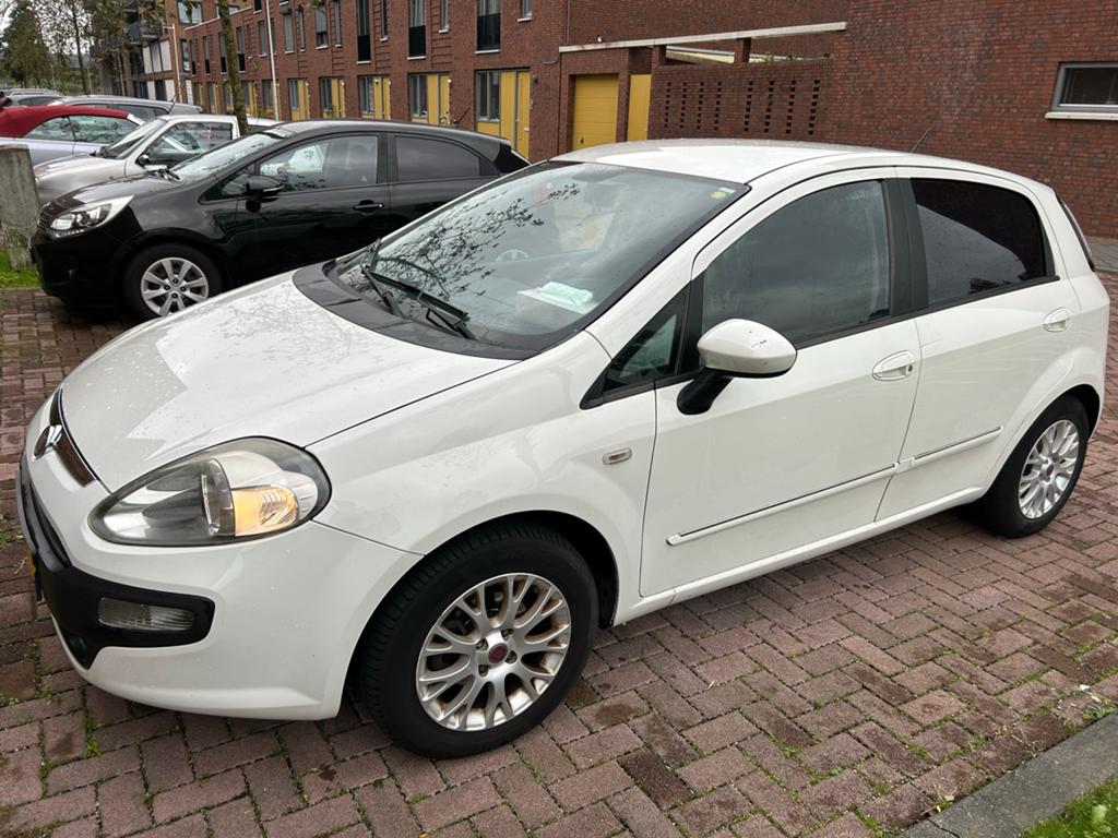 Fiat Punto 1.4 5DR 2010 Wit, Auto's, Fiat, Particulier, Punto, ABS, Airbags, Airconditioning, Bochtverlichting, Centrale vergrendeling