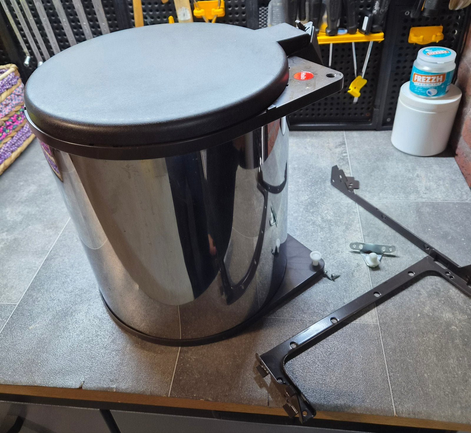 Hailo mono inbouw afvalemmer prullenbak 15 liter, Ophalen, Zo goed als nieuw, Metaal, 5 – 50