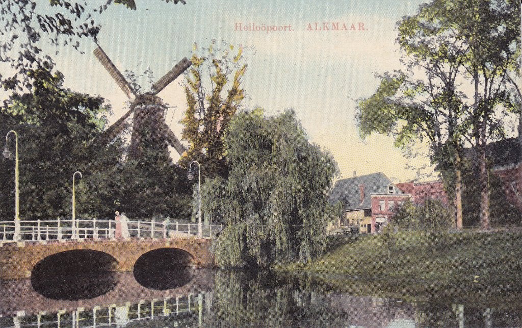 Alkmaar. Ansichtkaart.  Heiloörpoort met molen. **, Verzamelen, Ophalen of Verzenden, 1920 tot 1940, Ongelopen, Noord-Holland