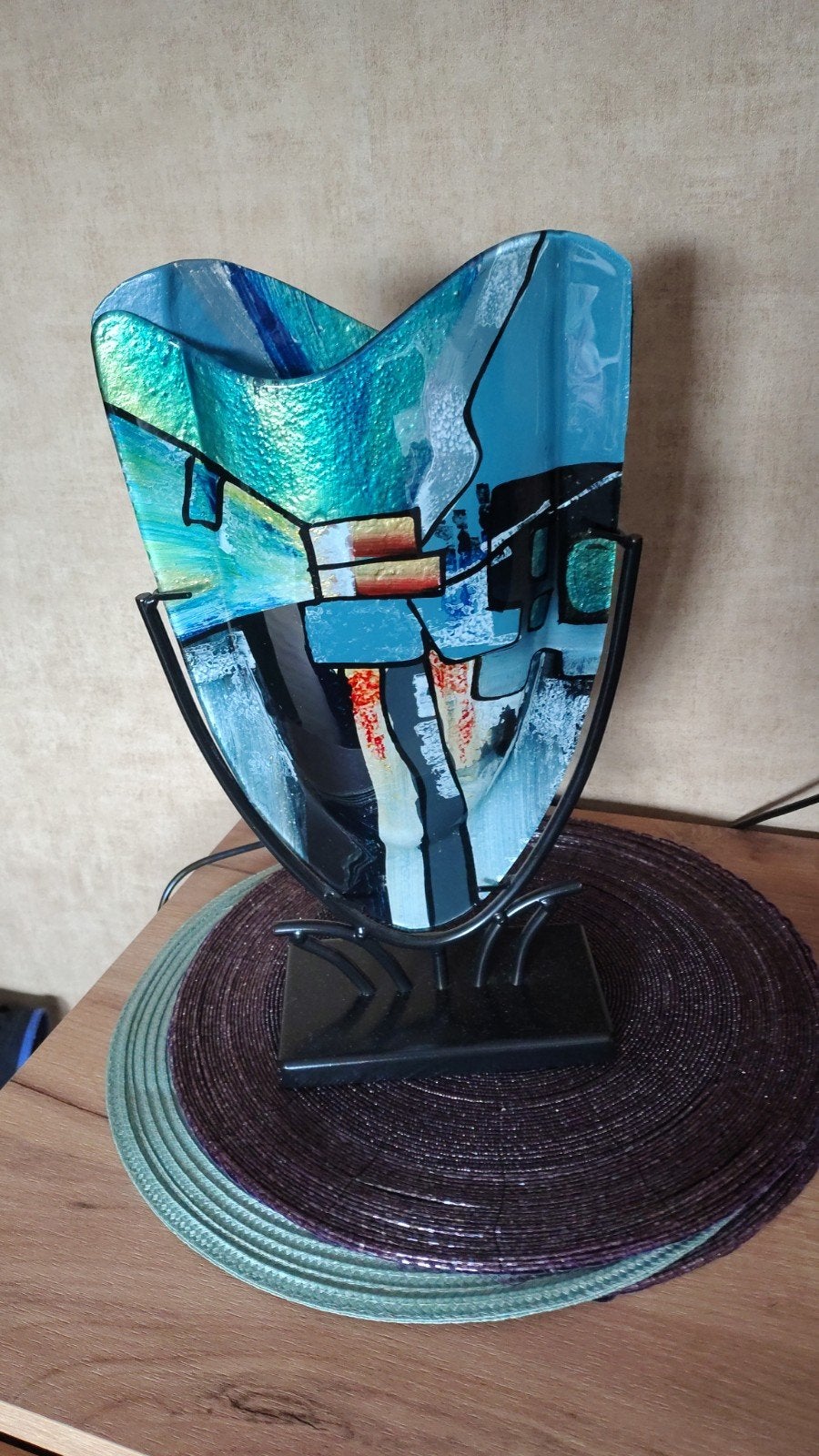 Decoratieve vaas van glas op metalen standaard, Ophalen, Zo goed als nieuw, Blauw, Glas
