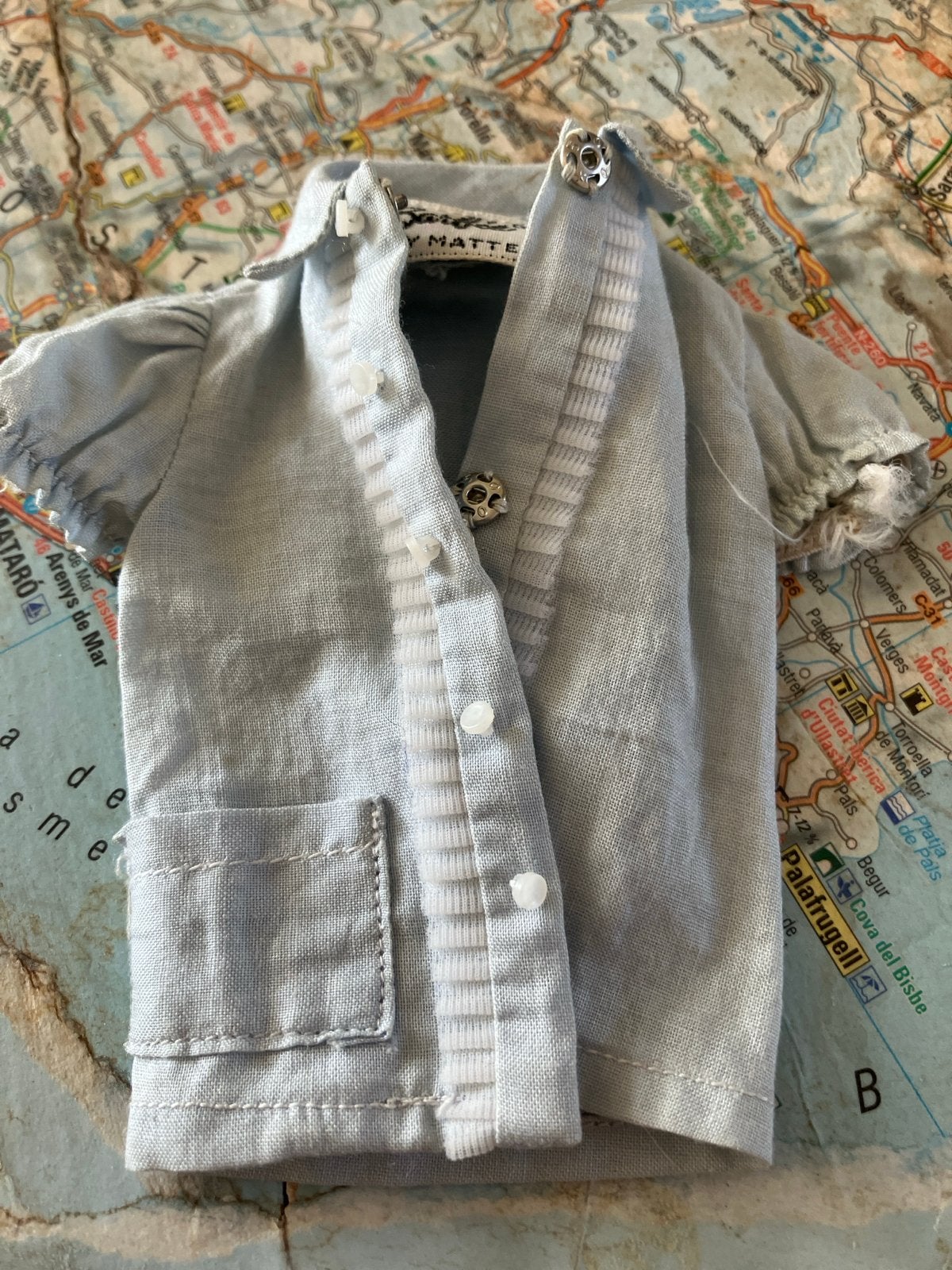 Vintage Barbie kleding: Lichtblauw bloesje, Ophalen of Verzenden, Gebruikt, Barbie