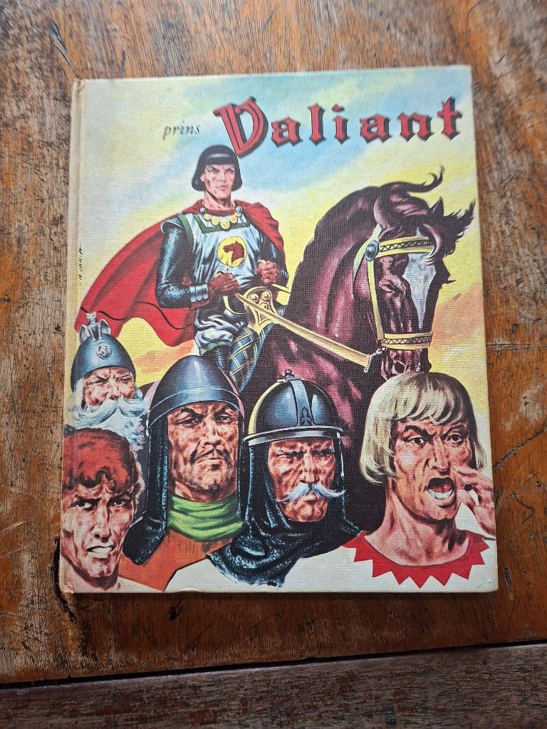 Het grote Prins Vailant boek 1966, Boeken, Stripboeken, Eén stripboek, Ophalen of Verzenden, Gelezen