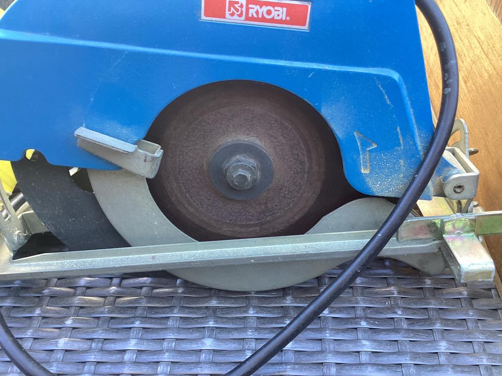 Ryobi Cirkelzaag - Krachtig en Betrouwbaar, Gebruikt, Cirkelzaag, 600 tot 1200 watt, Ophalen of Verzenden