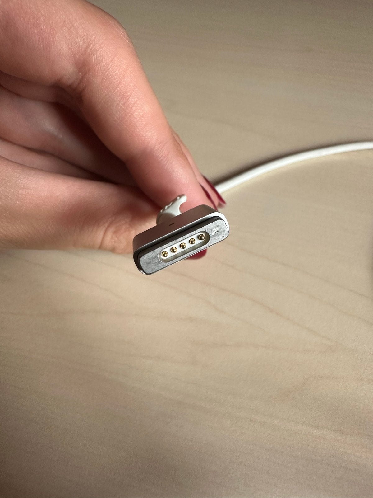 MacBook oplader, Ophalen, Gebruikt