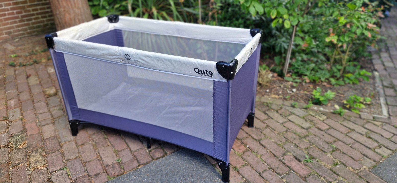 Reisbedje Qute met matras, deken en hoeslakens, Ophalen, Gebruikt