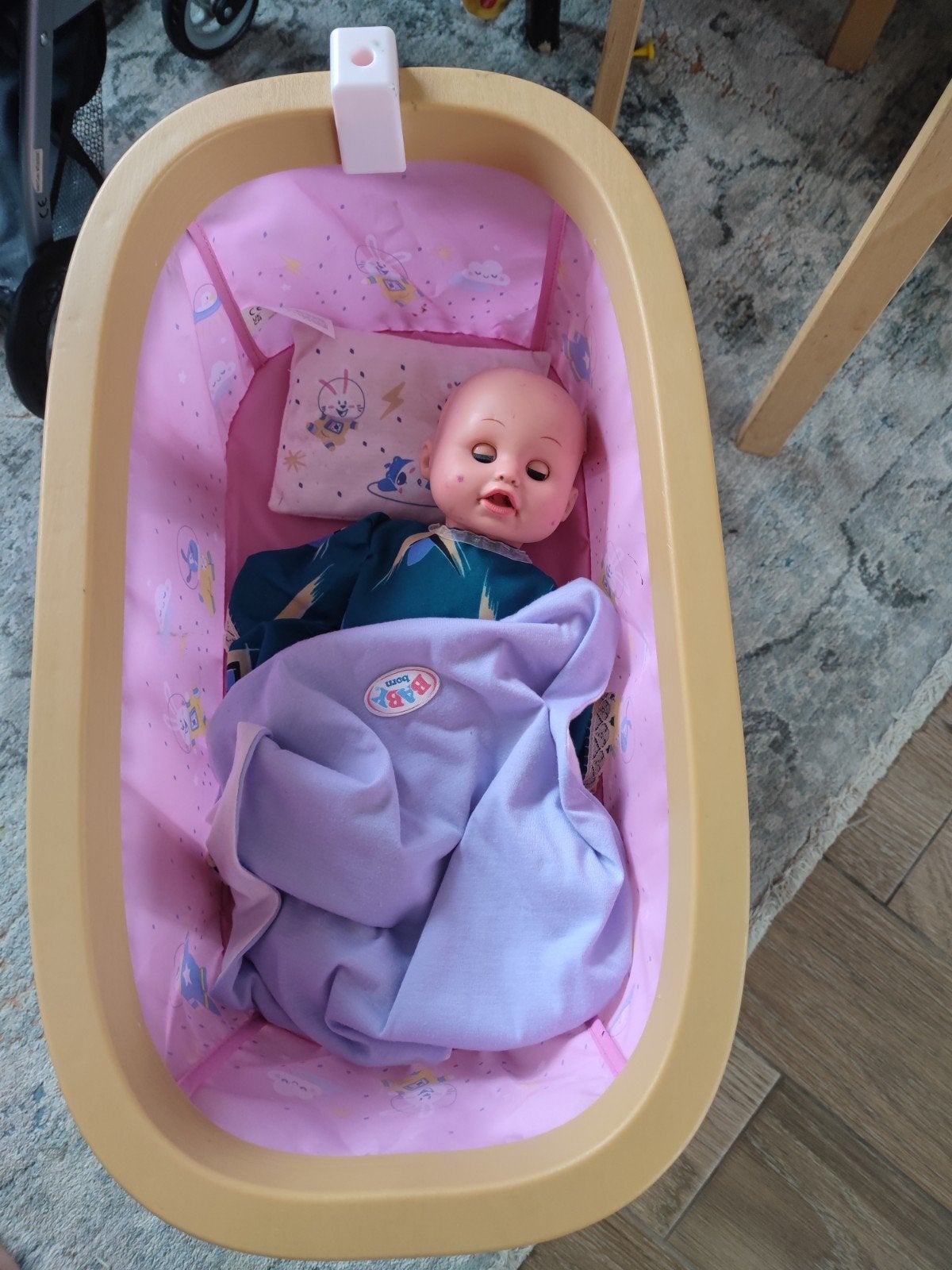 Baby Born pop met bedje, Kinderen en Baby's, Speelgoed | Poppen, Ophalen of Verzenden, Gebruikt, Babypop