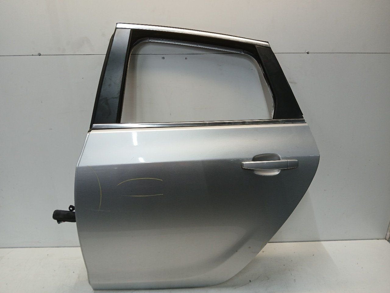 Portier links achter Opel Astra, Onderdelen@venauto.nl, Van der Ven Autorecycling B.V., Gebruikt, Ettenseweg 76, 4706 PB Roosendaal, The Netherlands