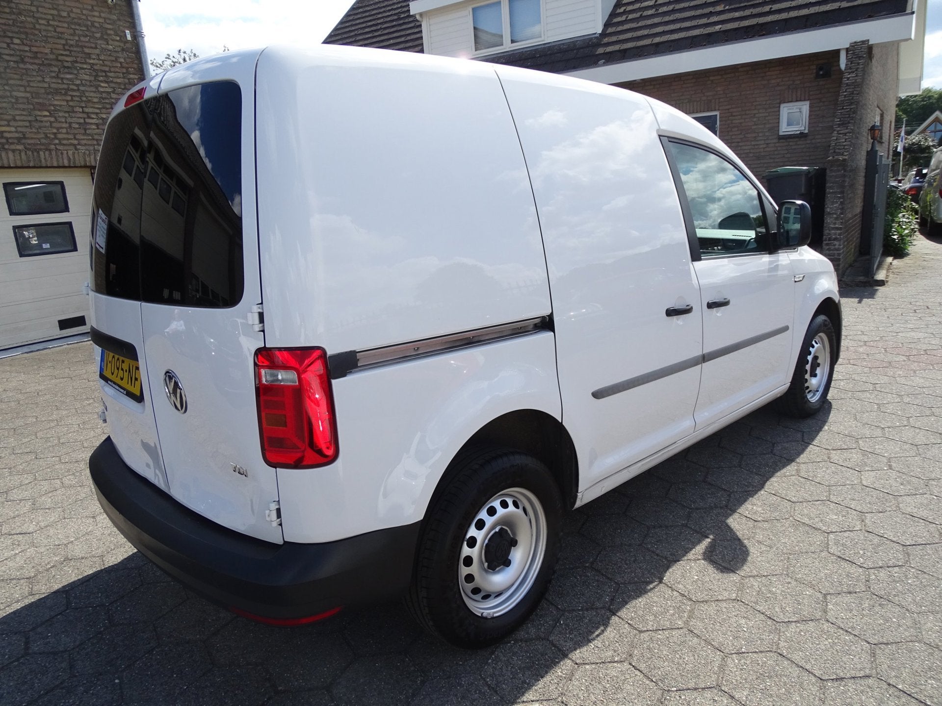 Volkswagen Caddy 2.0 TDI L1H1 BMT Trendline AIRCO, Stof, Gebruikt, 4 cilinders, Volkswagen