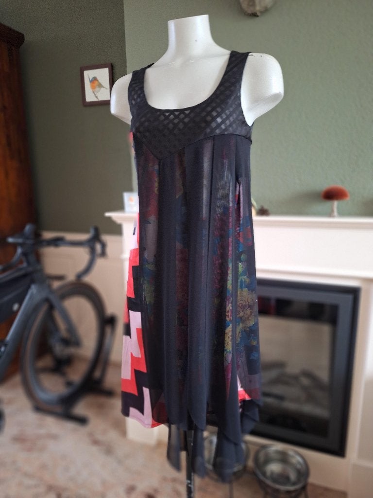 Eroke nieuwe jurk met voile stukken IT 42 NL 38, Kleding | Dames, Maat 38/40 (M), Zo goed als nieuw, Knielengte, Eroke