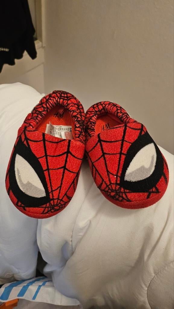 Spiderman sloffen maat 26/27 voor jongens, Gebruikt, Ophalen of Verzenden, Jongen, Overige typen