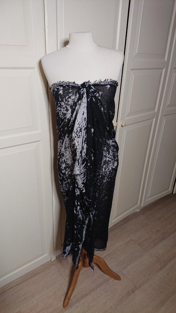 Diverse pareo sarong sauna omslagdoek extra breed zwart wit, Ophalen of Verzenden, Zo goed als nieuw, Zwart, Overige typen