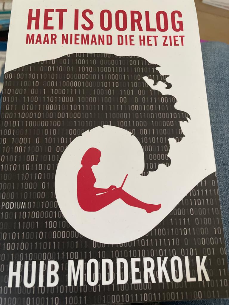 Het is oorlog maar niemand die het ziet - Huib Modderkolk, Ophalen of Verzenden, Zo goed als nieuw, Nederland