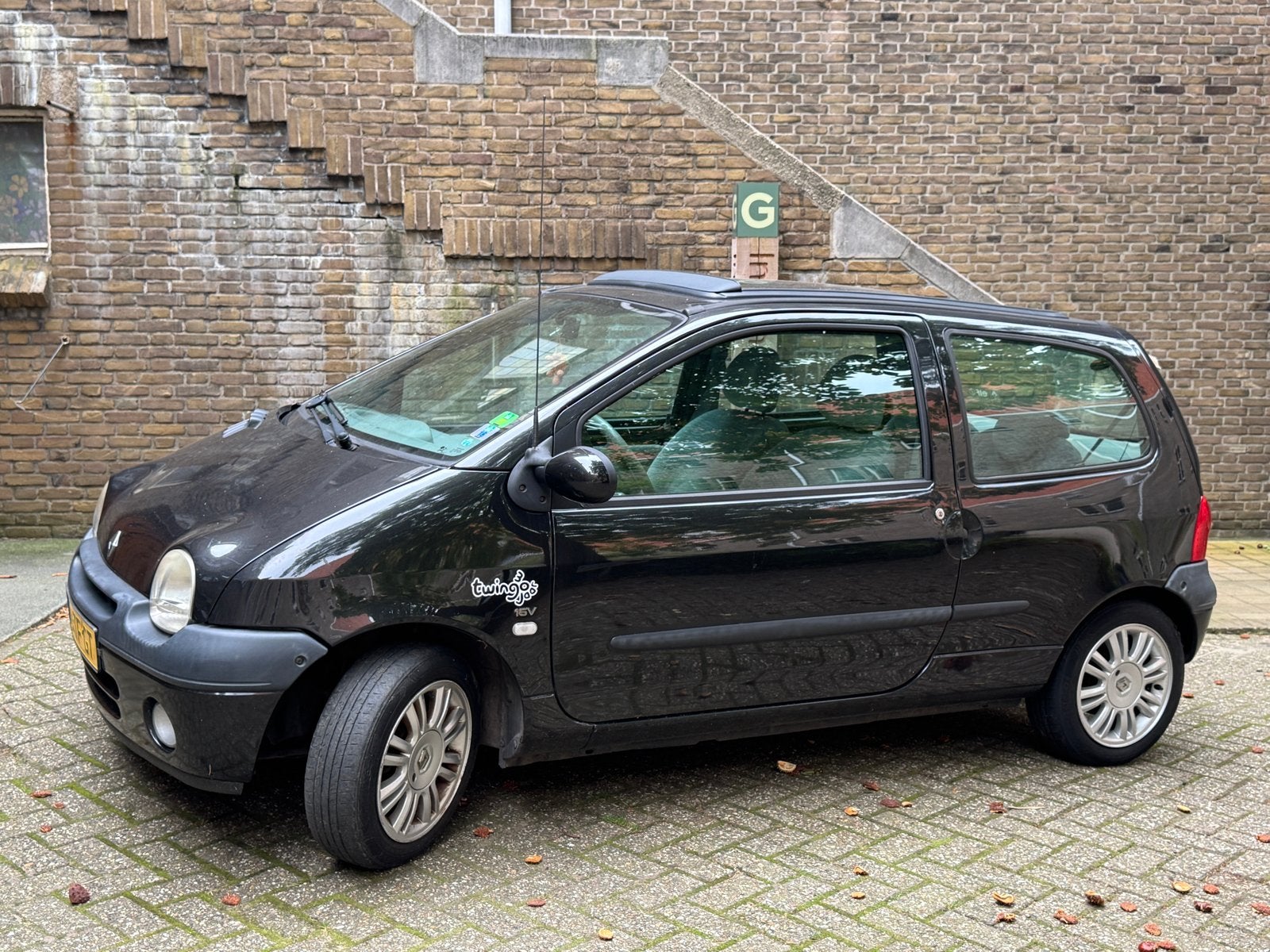 Superleuke Renault Twingo Paris uit 2006!, Auto's, Voorwielaandrijving, 4 cilinders, 4 stoelen, Zwart
