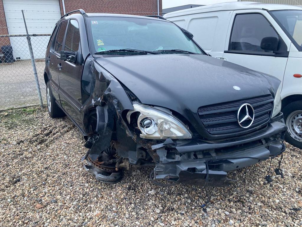 Diverse onderdelen Mercedes ML 5 cilinder, Ophalen, Gebruikt, Achterklep, Mercedes-Benz