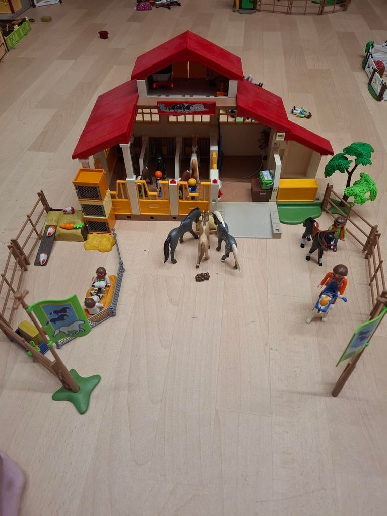 Playmobil Paardenstal met paarden en figuren, Ophalen of Verzenden, Gebruikt