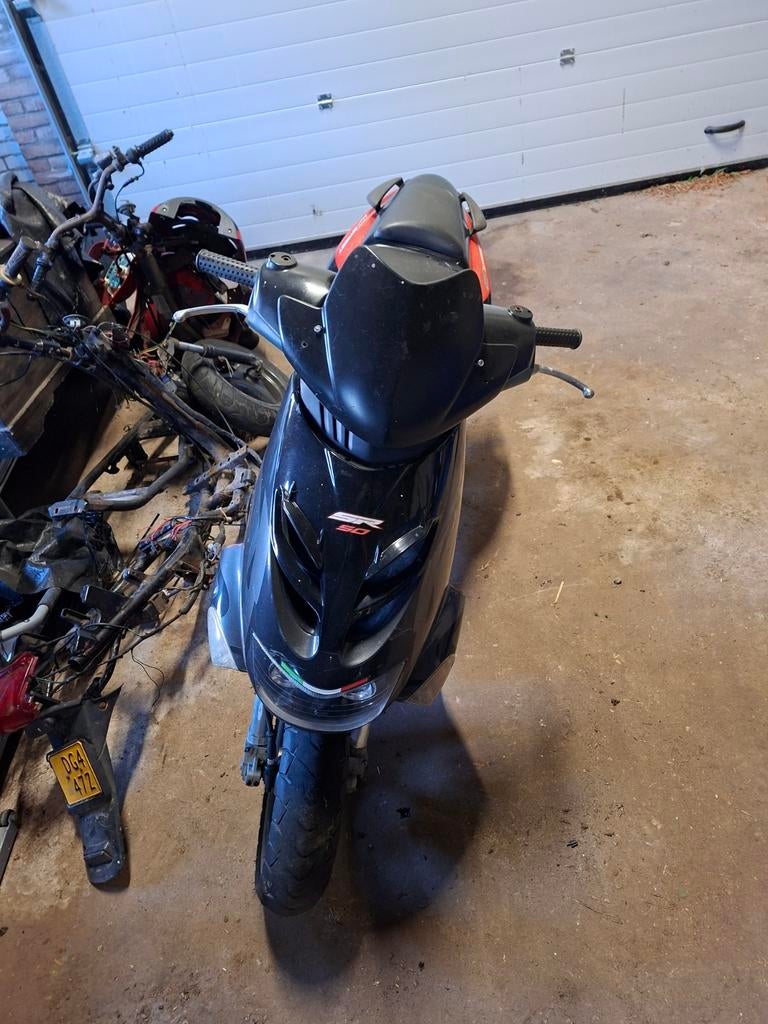 Aprilia sr lc dd minarelli, Fietsen en Brommers, Scooters | Aprilia, Zo goed als nieuw, SR 50, Maximaal 45 km/u, Benzine, Ophalen