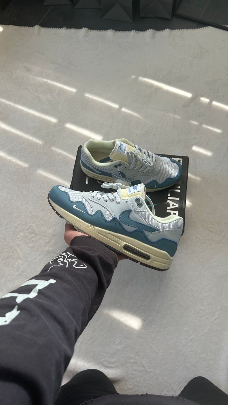 Nike Air Max 1 Patta 'Waves' Monarch, Kleding | Heren, Overige kleuren, Verzenden, Nieuw, Sneakers of Gympen