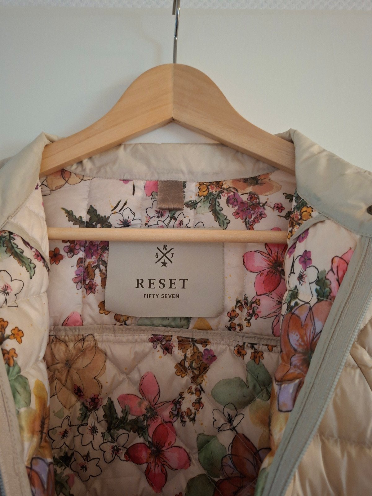 Tussenjas Reset maat 44, Beige, Maat 42/44 (L), Ophalen of Verzenden, Zo goed als nieuw