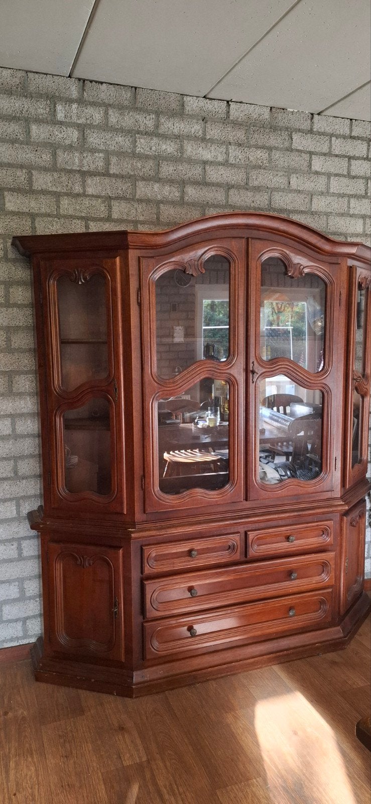 brocante servieskast, Ophalen
