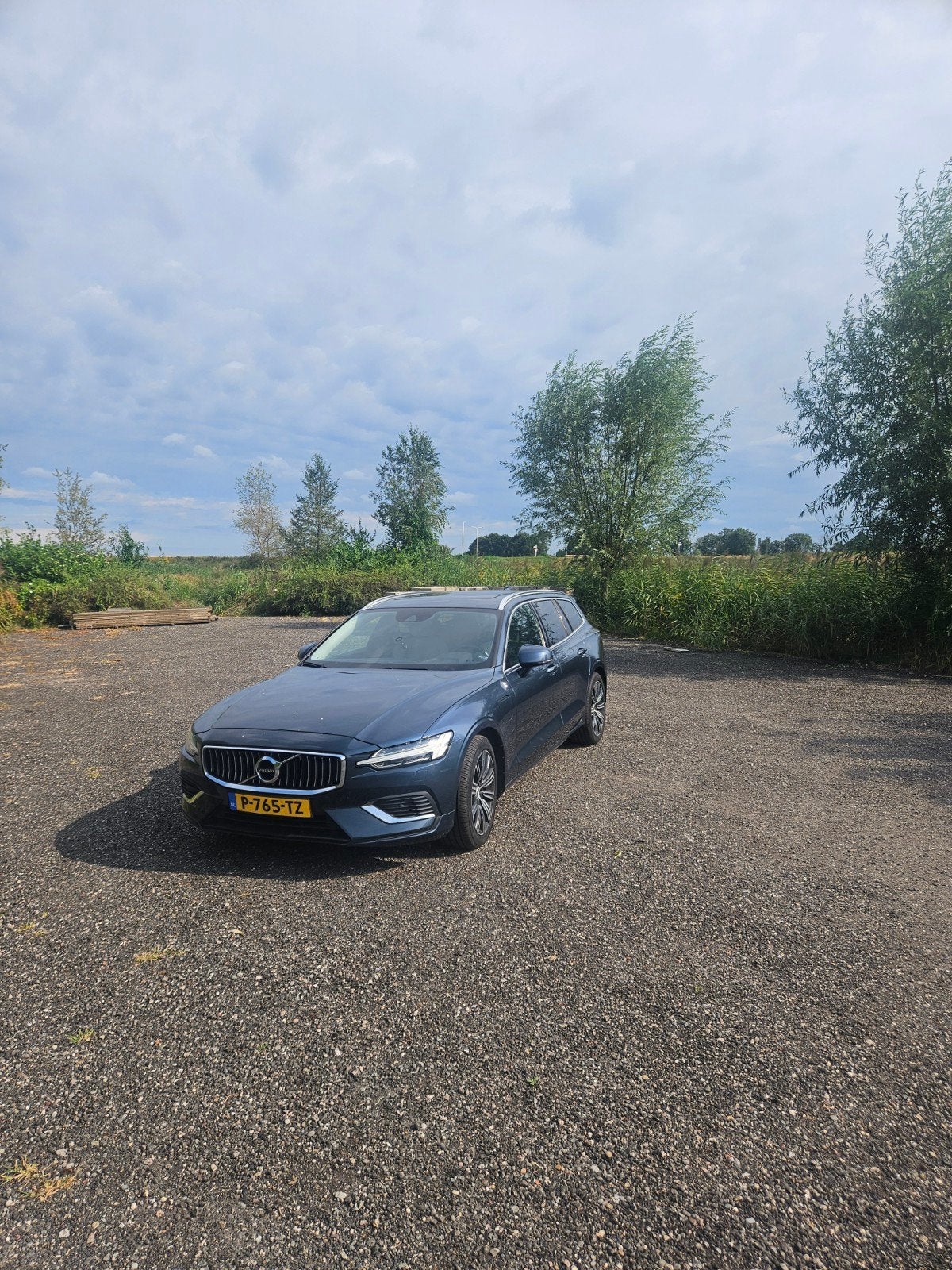 Volvo V60 T8 Twin Engine 390pk AWD Geartronic 2019 Blauw, Auto's, Volvo, Euro 6, 4 cilinders, Blauw, 1972 kg